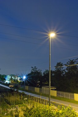 bir yol, gece ışıkları