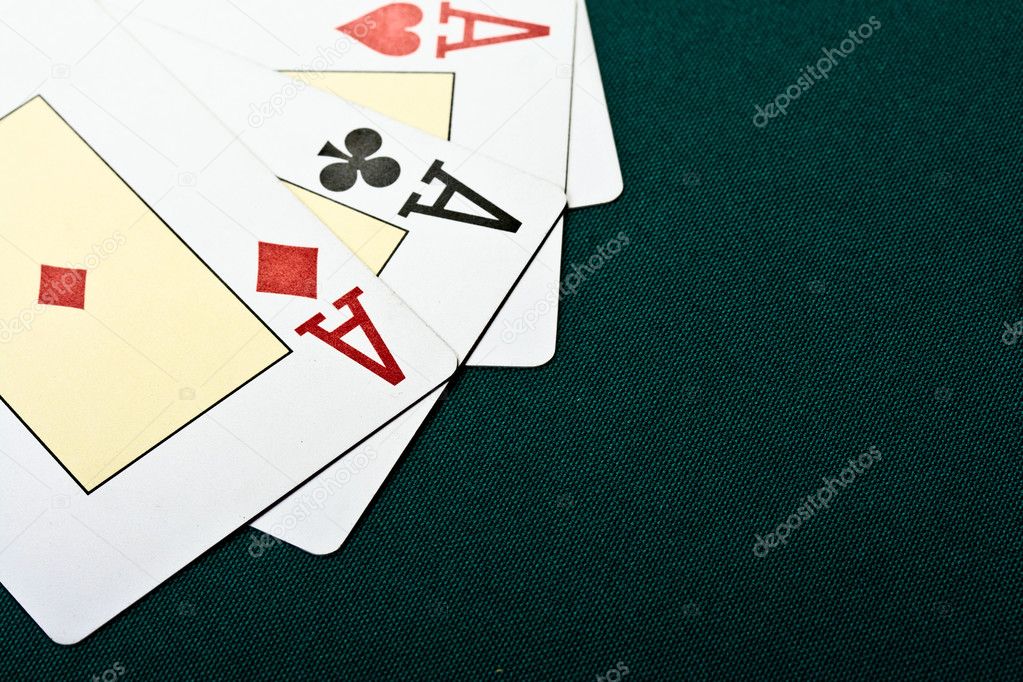Карты на столе покер