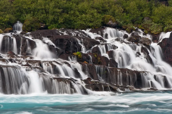 Merveilleuses cascades Hraunfossar en iceland — Photo
