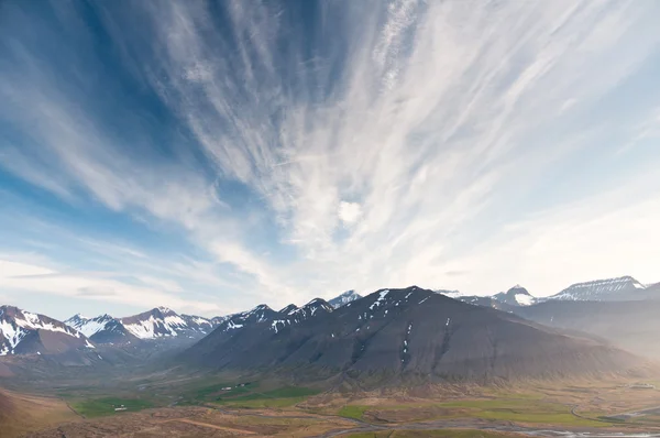 Piękne pasmo górskie na Islandii — Zdjęcie stockowe