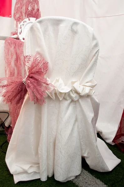 Silla con cinta rosa — Foto de Stock