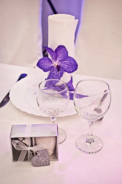 보라색 웨딩 테이블 — 스톡 사진