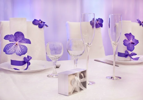 Mesas de boda púrpura —  Fotos de Stock