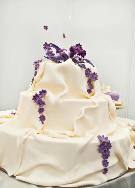 Tort weselny — Zdjęcie stockowe