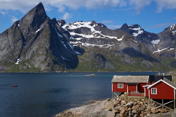 Cabane de pêche par fjord — Photo