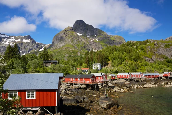 Fischerhütten auf den Lofoten — Stockfoto