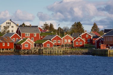 Rorbu huts in Reine clipart