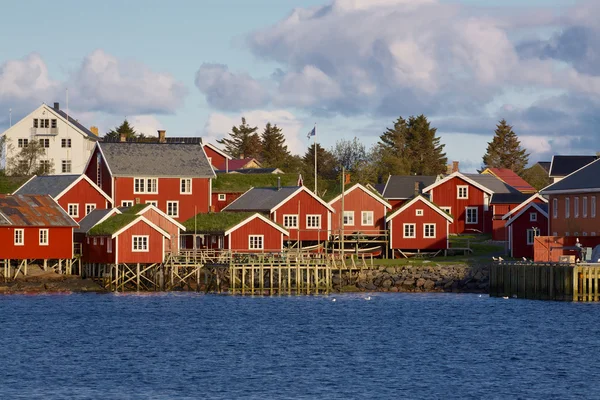 Rorbu hyddor i reine — Stockfoto