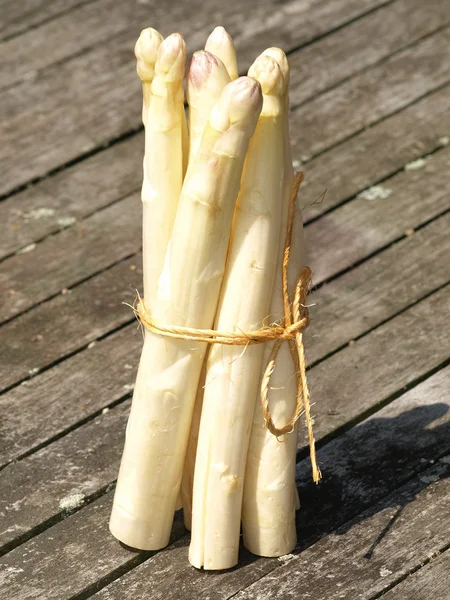 Świeże szparagi białe — Zdjęcie stockowe