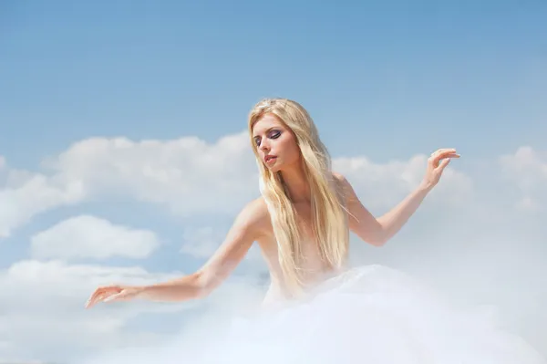 Dancing in the clouds — Stock Photo, Image