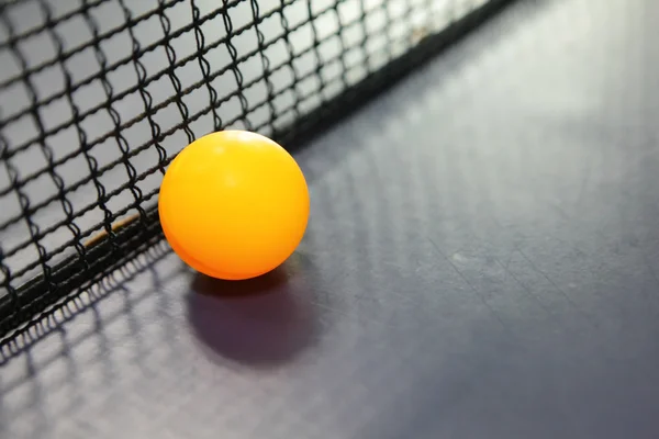 Laranja bola de tênis de mesa — Fotografia de Stock