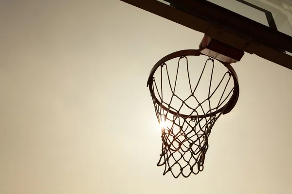 篮球篮的剪影 — 图库照片