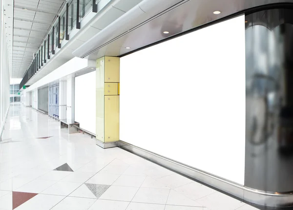 Leeg reclamebord in shopping mall — Stockfoto