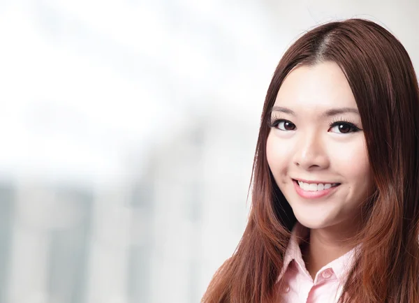 Charmante glimlach gezicht close-up van zakenvrouw — Stockfoto