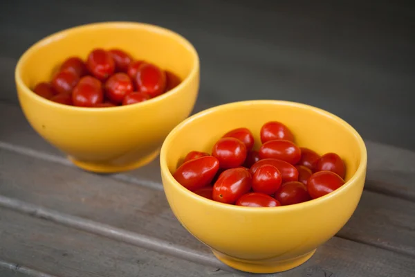 stock image Cherry tomatoes in yellow bowl