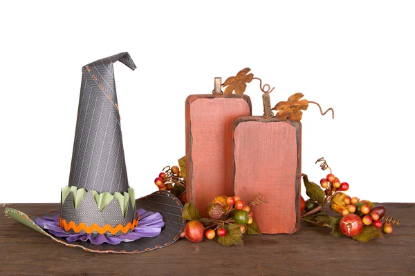 Witches hat and decorative pumpkins — Stock Photo, Image