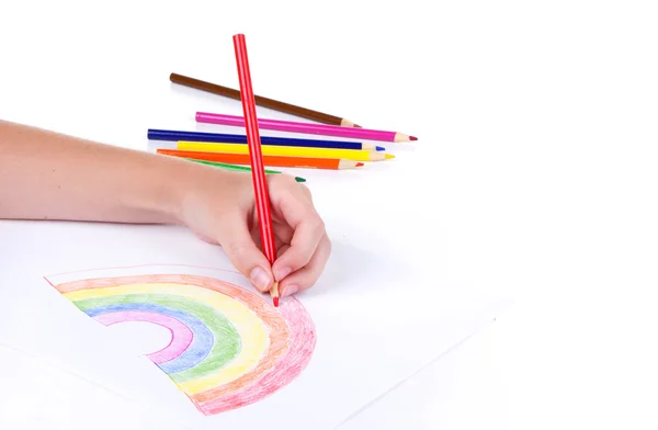 Крупный план девушки, рисующей радугу — стоковое фото