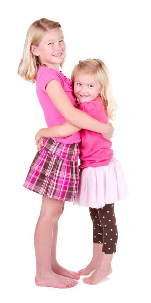 Siostry przytulanie — Zdjęcie stockowe
