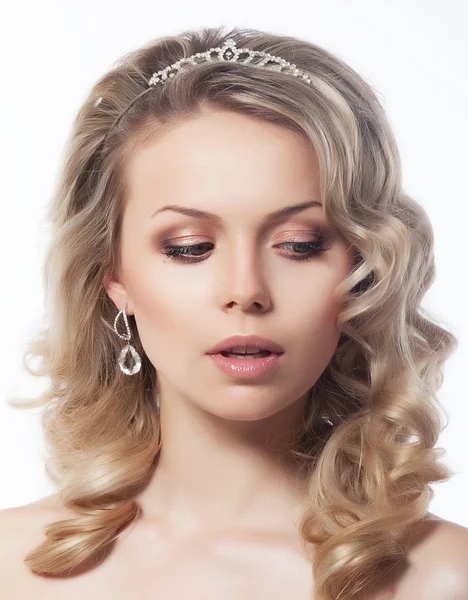 Portret van mooie vrouwelijke blond haar model — Stockfoto
