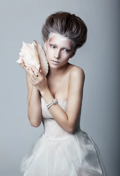 Donna bella sexy sognante - faccia dipinta di bianco — Foto Stock