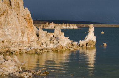 mono Gölü tufas