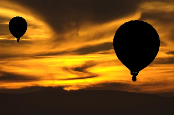Ballonnen bij zonsondergang — Stockfoto