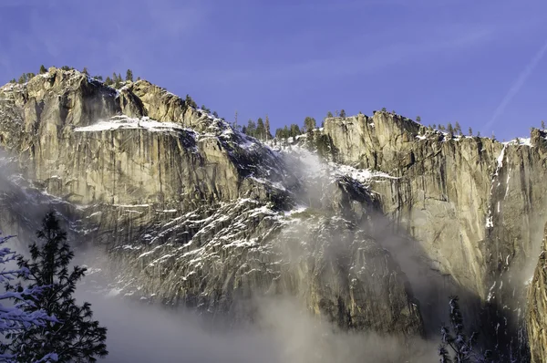 Granitgipfel im Yosemite — Stockfoto