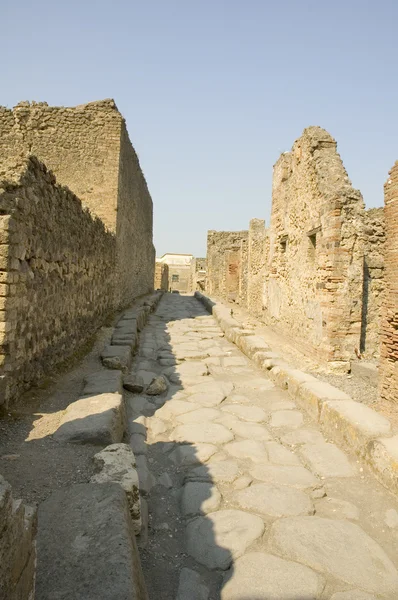 Rua de paralelepípedos estreita em Pompeia — Fotografia de Stock