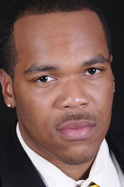 Mladý atraktivní afroamerické muž — Stock fotografie
