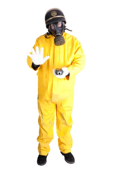 Policial em roupas Hazmat com gieger counter — Fotografia de Stock