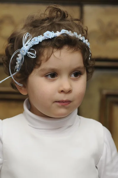 Маленький ребенок на свадьбе — стоковое фото