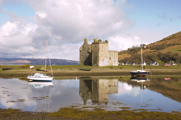 Castle at Lochranza in Scotland
