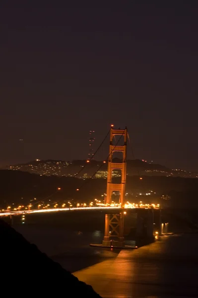 Golden Gate Bridge bei Nacht — Stockfoto