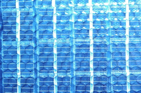 Солнечные батареи, генерирующие альтернативную энергию — стоковое фото