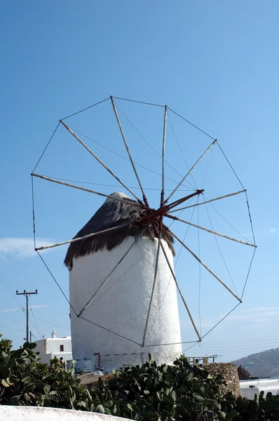 Větrný mlýn na řecký ostrov mykonos — Stock fotografie