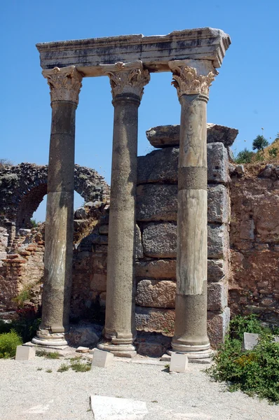 歴史的な古代ローマ都市のエフェソスでトルコの列 — ストック写真