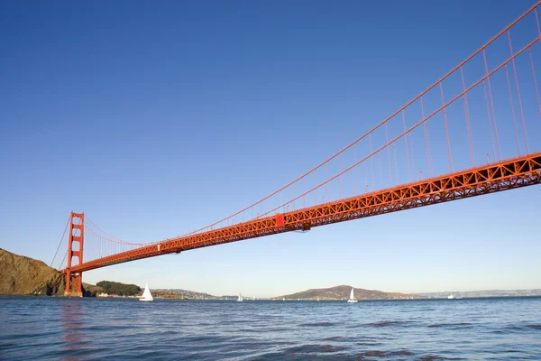 Most Golden gate bridge z Tichého oceánu — Stock fotografie