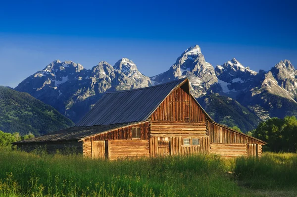 Old Mormon Barn in the Tetons — Stock Photo, Image