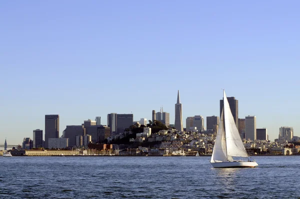 Skyline de San Francisco al atardecer — Foto de Stock