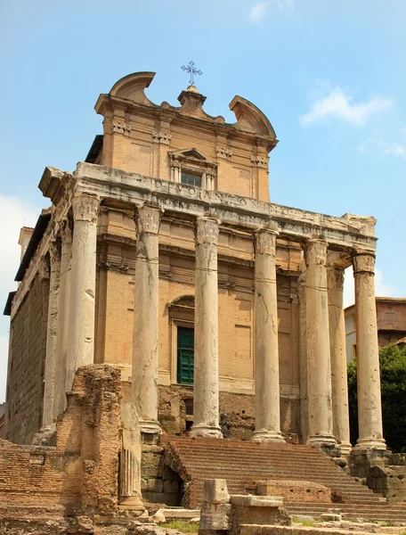 ファウスティナ神殿 — ストック写真