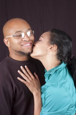 mutlu bir Afrikalı-Amerikalı Çift