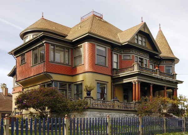 Викторианский пряничный домик — стоковое фото