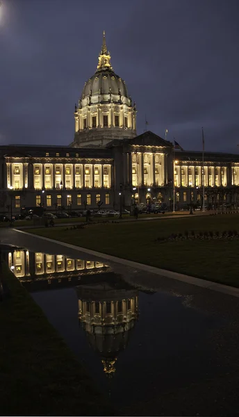 stock image San Francisco City Hall at night