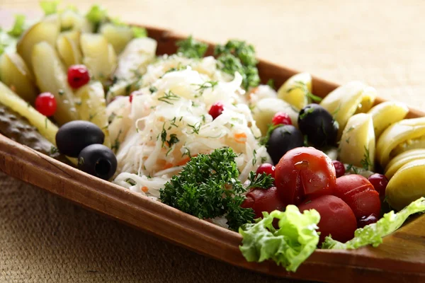 Frischer und schmackhafter Salat — Stockfoto