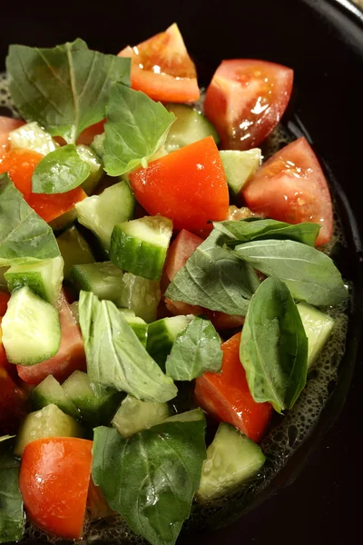 Свежий и вкусный салат — стоковое фото