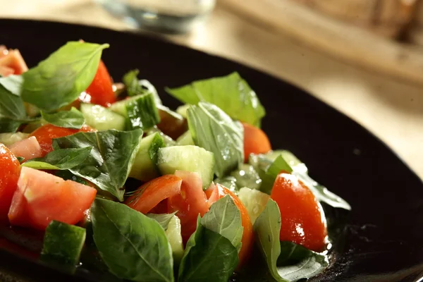 Fresh and tasty salad — Stock Photo, Image