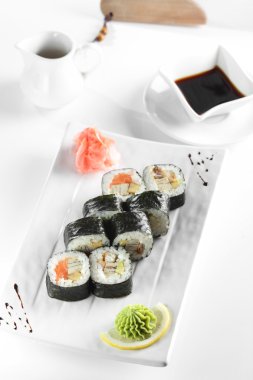 frest ve lezzetli sushi