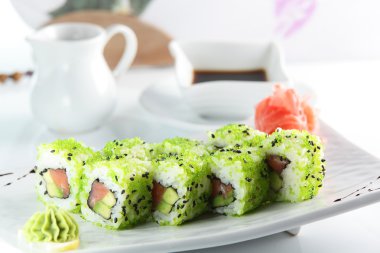 frest ve lezzetli sushi