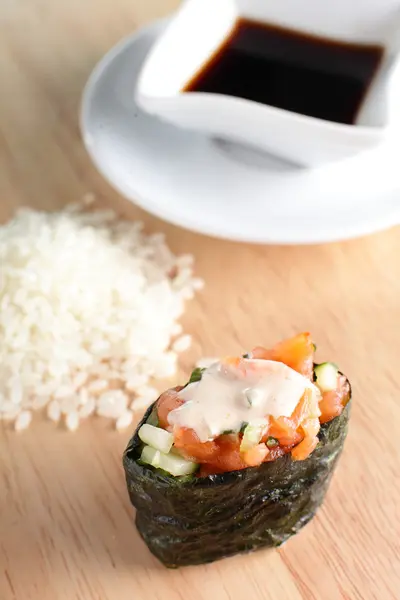 Sushi fresco y sabroso —  Fotos de Stock