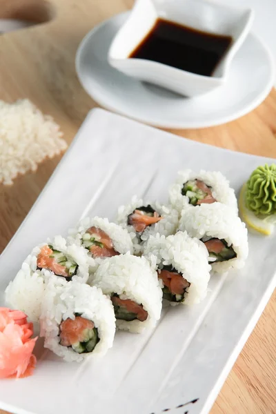 Sushi fresco y sabroso — Foto de Stock